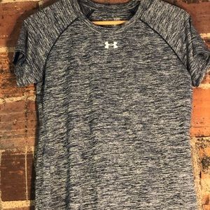Loose fit women’s under Armour shirt